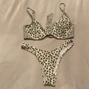 Two piece bathing suit Abercrombie.M/S top/bottom.